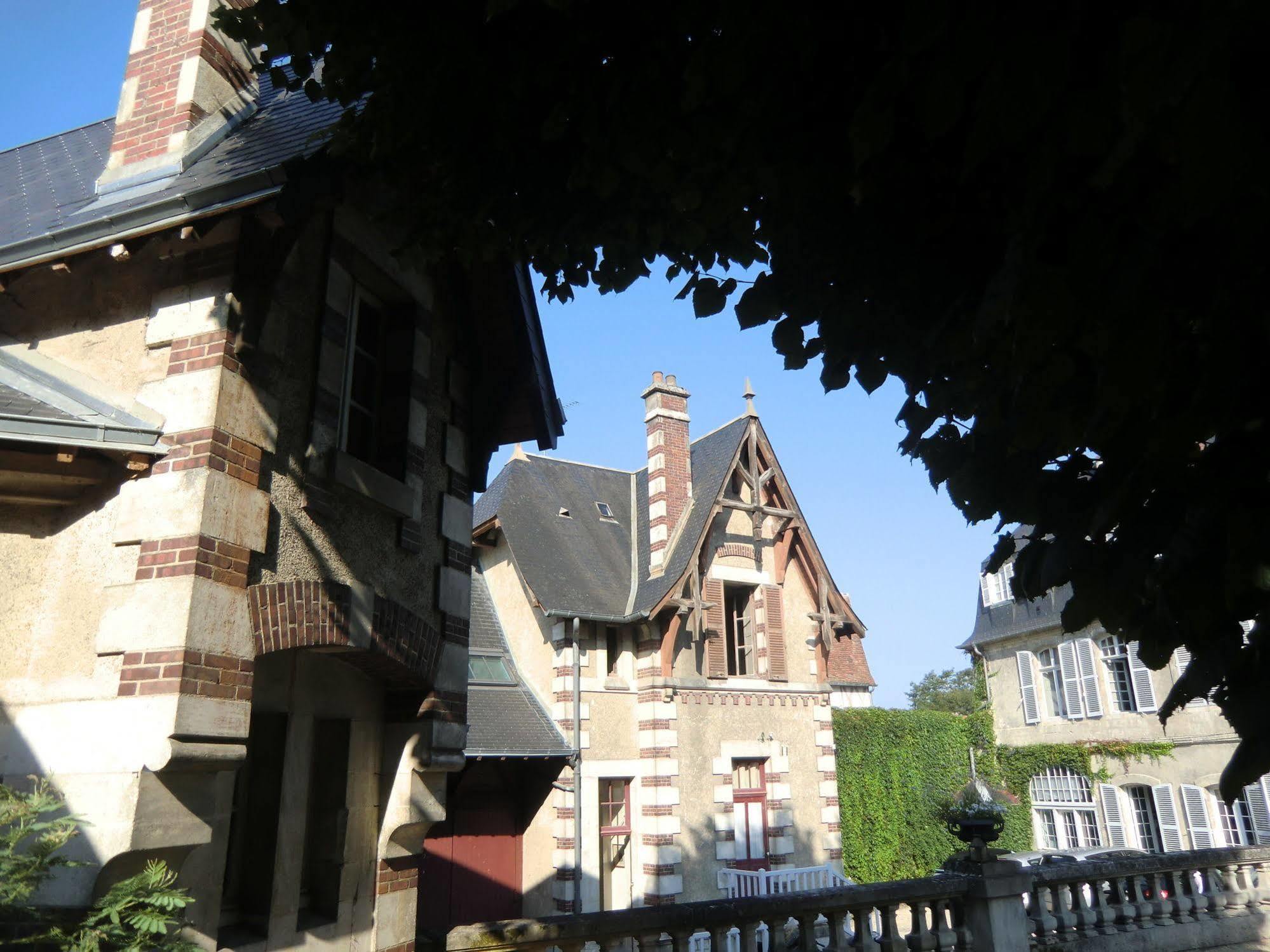 L'Hotel De Panette, Un Exceptionnel Chateau En Coeur De Ville Bourges Exterior foto
